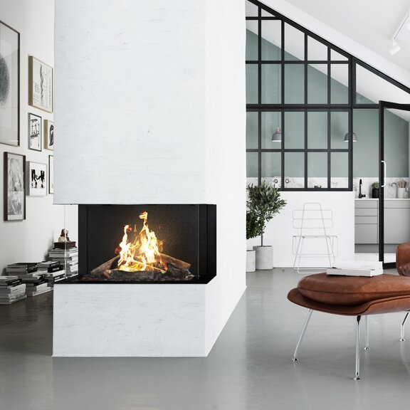 Der Gas-Kamin VISIO 70 3S passt ins moderne Wohnzimmer.