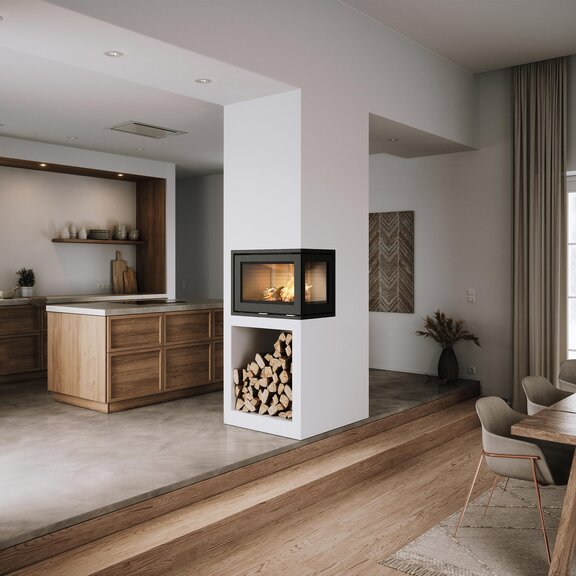 Holz-Kamineinsatz R-500 zweiseitig verglast, eingebaut zwischen Küche und Esszimmer