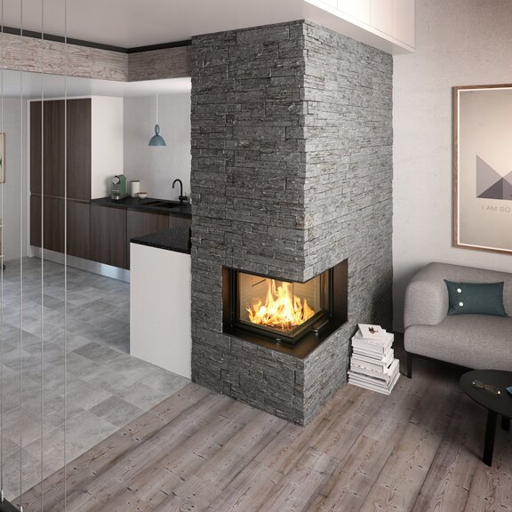 Holz-Kamin VISIO 2 rechts, der Eckkamin trennt Küche und Wohnzimmer und eine moderne Treppe führt in die obere Etage