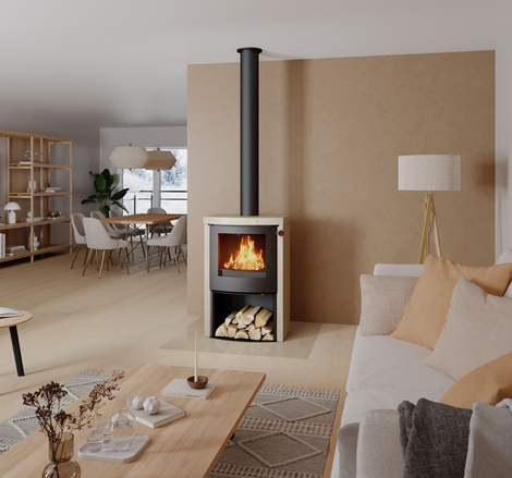 Holz-Kaminofen Q-TEE 2 C Porto mit Türgriff Rindsleder Braun im hellen Wohnzimmer mit Brauntönen und Herbstfarben