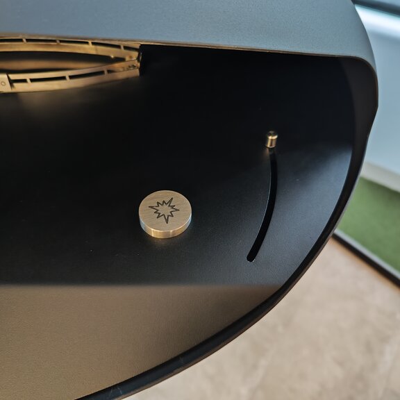 Flammeneinstellung des Bioethanolbrenners Espoo Ceiling