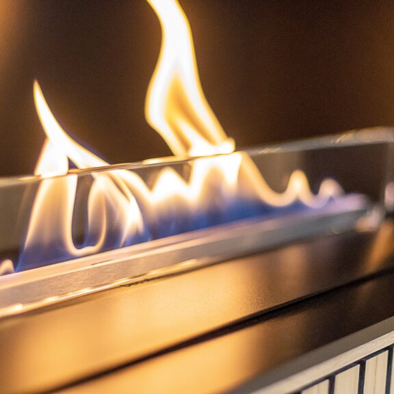 Bioethanolbrenner Panel Wall Front hoch Flamme und Glasscheibe