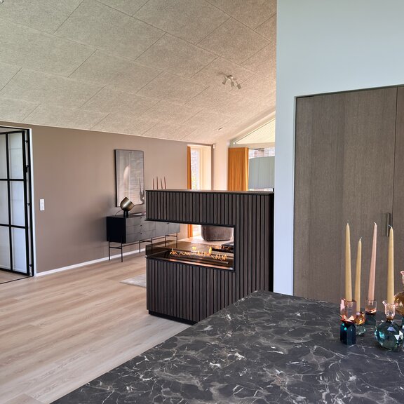 Bioethanolbrenner Panel Wall Raumteiler tief im Wohnraum