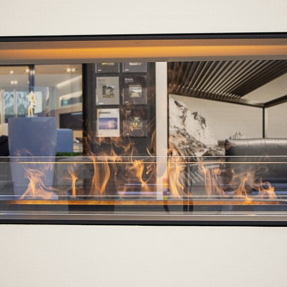 Elektrofeuer Montreal Raumteiler seitlich