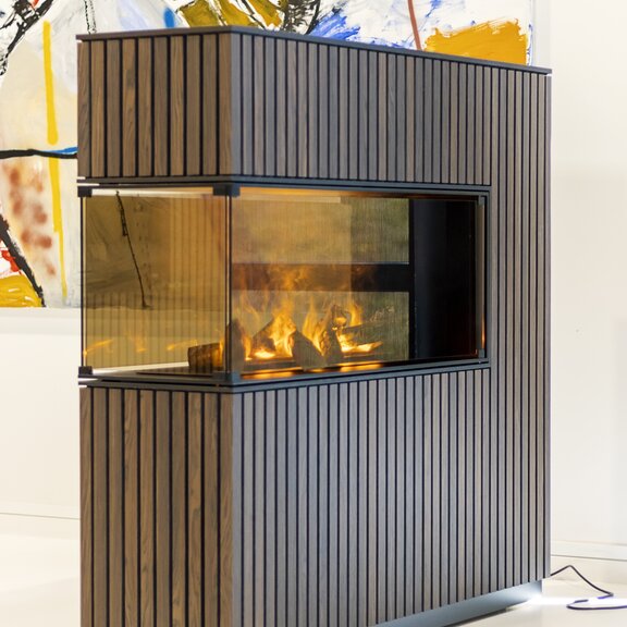 Elektrofeuer Panel Wall Raumteiler tief dunkle Holzverkleidung mit Wandbild