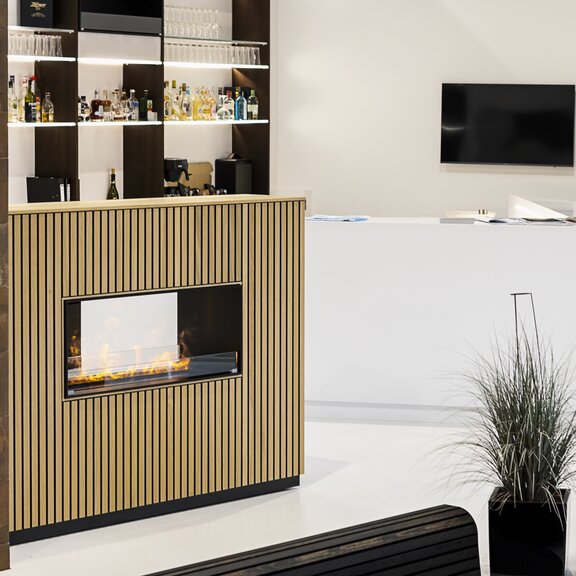 Elektrofeuer Panel Wall Tunnel tief Holzverkleidung mit Bar 