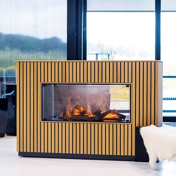 Elektrofeuer Panel Wall Tunnel tief Holzverkleidung mit Fensterfront