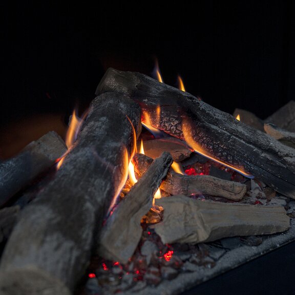 Autentische Glutbeleuchtung Symbio im Gas-Kamin MatriX 800/650 Front