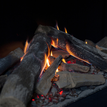 Autentische Glutbeleuchtung Symbio im Gas-Kamin MatriX 800/650 Front